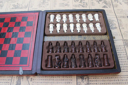 Jeu d'échec antique en cuir / Antique Leather Box Set Chess