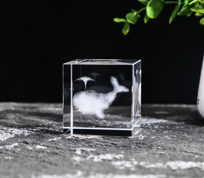 Creative Desktop Ornament with White Crystal / Cube décorative en crystal transparent