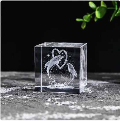 Creative Desktop Ornament with White Crystal / Cube décorative en crystal transparent