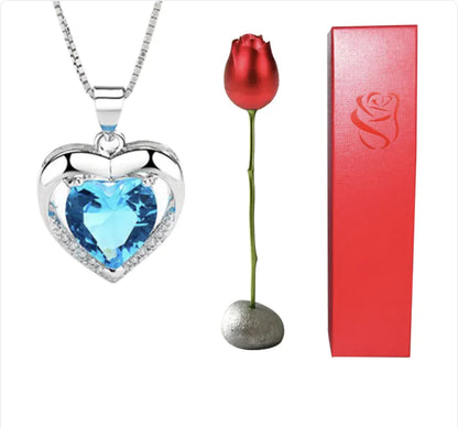 Heart blue Crystal Pendant Necklace / Collier avec cristal de couleur