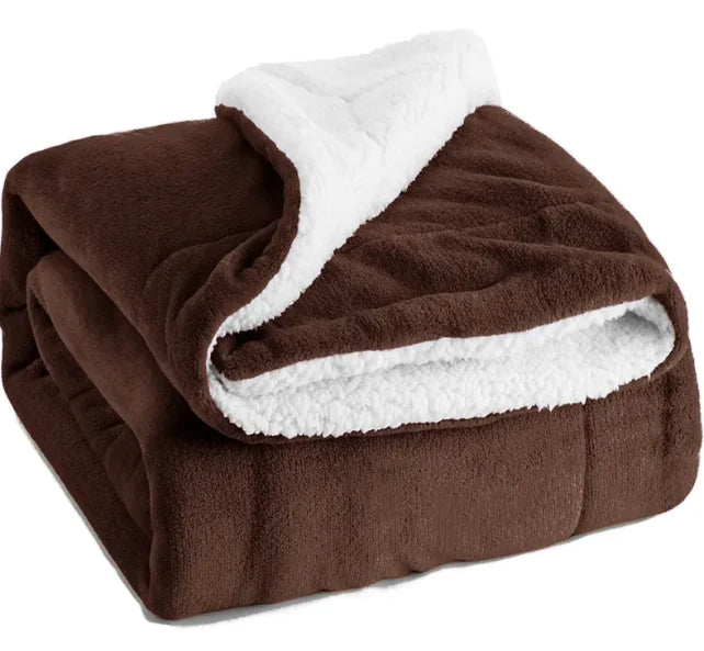 Cozy Sherpa Lamb Fleece Blanket / Couverture ultra-confortable