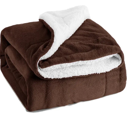 Cozy Sherpa Lamb Fleece Blanket / Couverture ultra-confortable